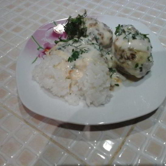 Рецепт нежных говяжьих тефтелей с белым соусом