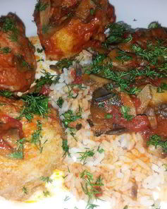 Рыбные тефтели в томатном соусе с рисом