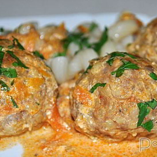 Рецепт тефтелей с булгуром в сливочно-томатном соусе