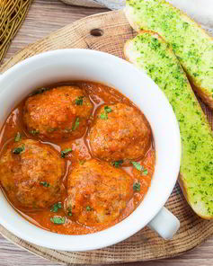 Тефтели с чесночным хлебом