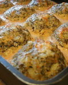 Тефтели с грибами запеченные в духовке в томатно-сметанном соусе