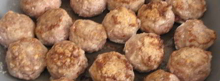 тефтели с кедровыми орешками в сливочном соусе. Шаг 6