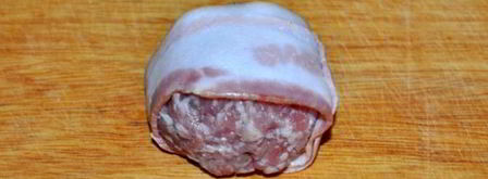 тефтели с маслинами, запеченные в беконе. Шаг 4