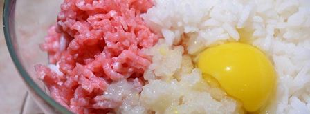 тефтели с подливкой на сковороде. Шаг 2