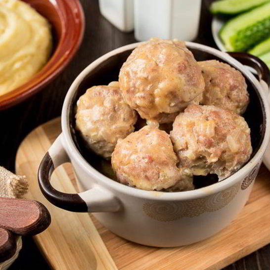 Рецепт тефтелей в сметанном соусе