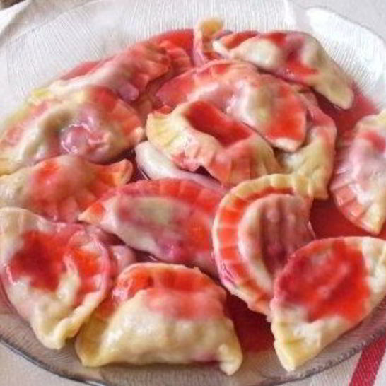 Рецепт домашних вареников со свежей малиной