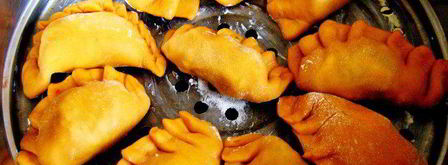 красные паровые вареники с творогом и паприкой. Шаг 6