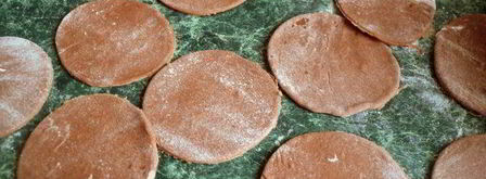 шоколадные вареники с вишней. Шаг 4