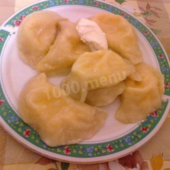 Рецепт вареников на воде и сливочном масле с сулугуни