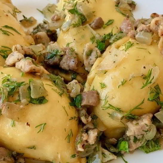 Рецепт вареников с капустой на пару с зажаркой