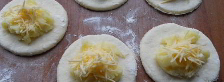 вареники с картофелем и сыром на пару из творожного теста. Шаг 7