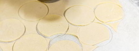 вареники с соленым творогом и зеленью. Шаг 4