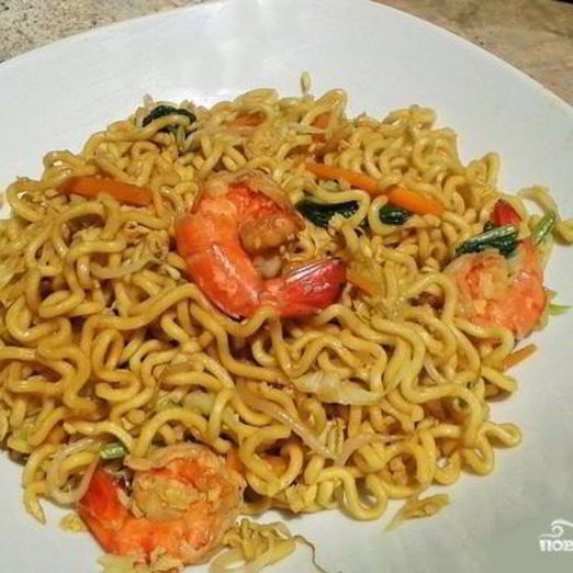 Яичная лапша с овощами