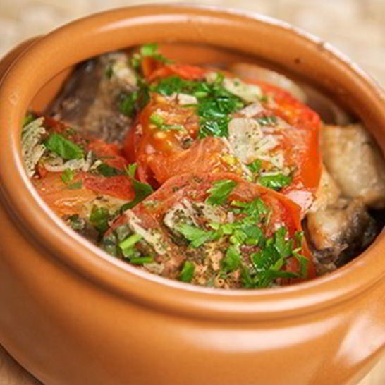 Рецепт домашнего жаркого из свинины в горшочке