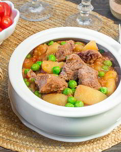 Ирландское жаркое из говядины в темном пиве