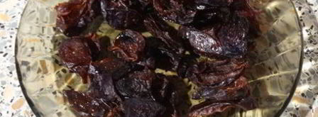 хмельное жаркое в горшочке с вяленым черносливом. Шаг 4