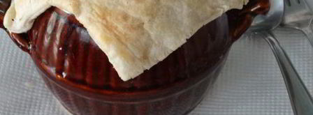 хмельное жаркое в горшочке с вяленым черносливом. Шаг 15