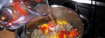 жаркое из говядины с чечевицей и красным вином. Шаг 4