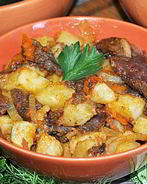 Жаркое из печени в горшочках