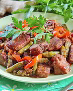 Жаркое из свинины и зеленой фасоли