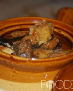 Жаркое из свинины в горшочках