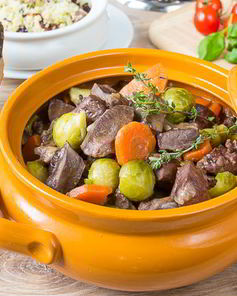 Жаркое из свиного сердца с брюссельской капустой