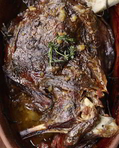 Жаркое в горшочках по-домашнему из свинины