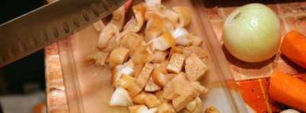 жаркое в горшочках с курицей и грибами. Шаг 2