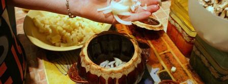 жаркое в горшочках с курицей и грибами. Шаг 11