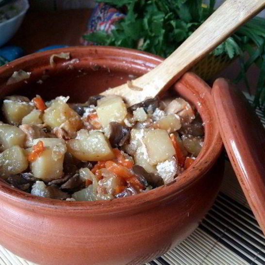 Рецепт жаркого в горшочке