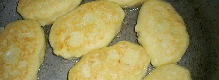 картофельные зразы с начинкой из квашеной капусты. Шаг 7