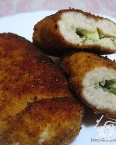 Куриные зразы с сыром и сливочным маслом