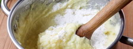 зразы картофельные с яйцом и луком. Шаг 3