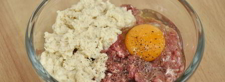 зразы с грибами, луком и яйцом. Шаг 8