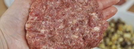 зразы с грибами, луком и яйцом. Шаг 10