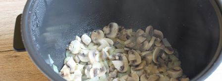 гречка с грибами и луком в мультиварке. Шаг 7