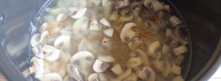 гречка с грибами и луком в мультиварке. Шаг 9