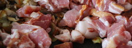 гречка с шампиньонами, сырокопченой грудинкой и яйцом. Шаг 4