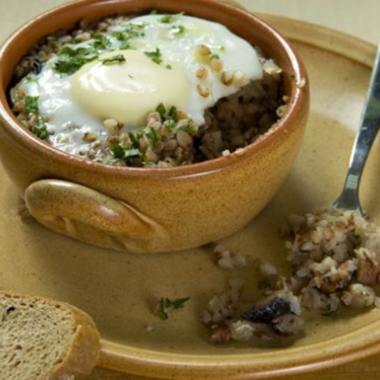 Рецепт гречневой каши с яйцом, грибами и куриной грудкой