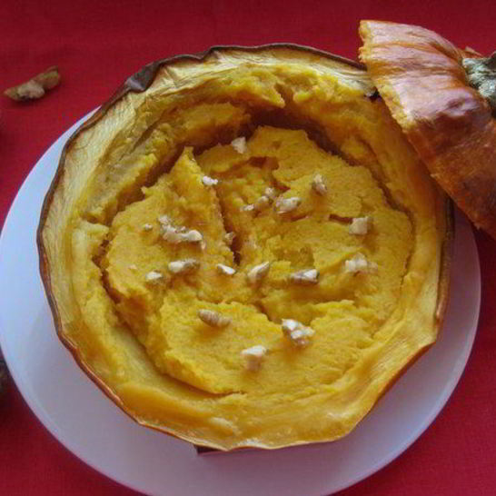 Рецепт каши из тыквы в тыквенном горшочке с грецкими орехами