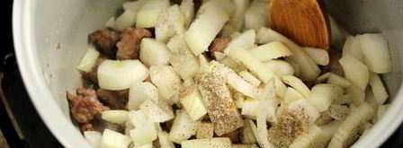 каша с мясом в мультиварке. Шаг 4