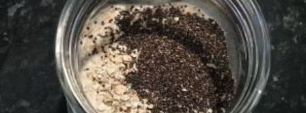 овсянка в банке с отрубями и фруктами. Шаг 3