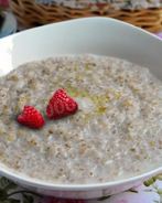 Ячневая каша на воде и молоке