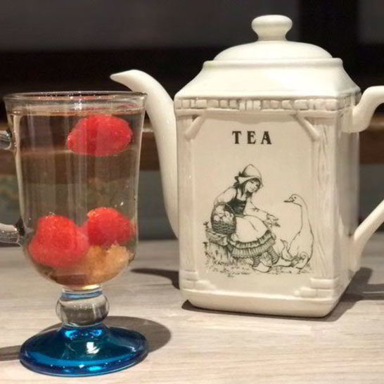 Рецепт белого травяного чая с малиной