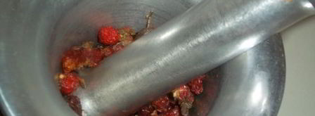 чай из плодов шиповника с мелиссой. Шаг 2