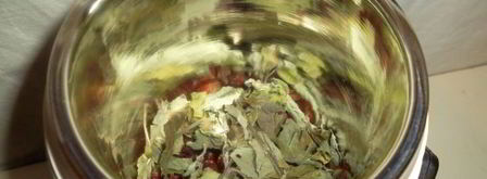 чай из плодов шиповника с мелиссой. Шаг 4