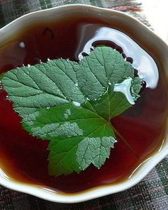 Чай с листьями смородины