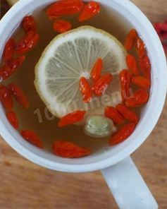 Черный чай с ягодами годжи