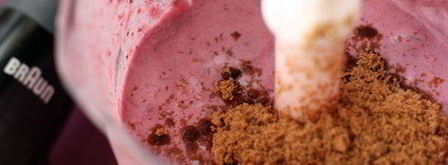 кокосовый коктейль с ягодами. Шаг 3