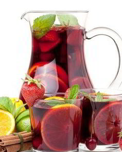 Пунш со сливовым вином и ананасом